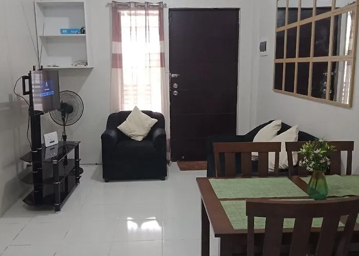 Corner House With Parking 4-10 Pax * Mandaue City