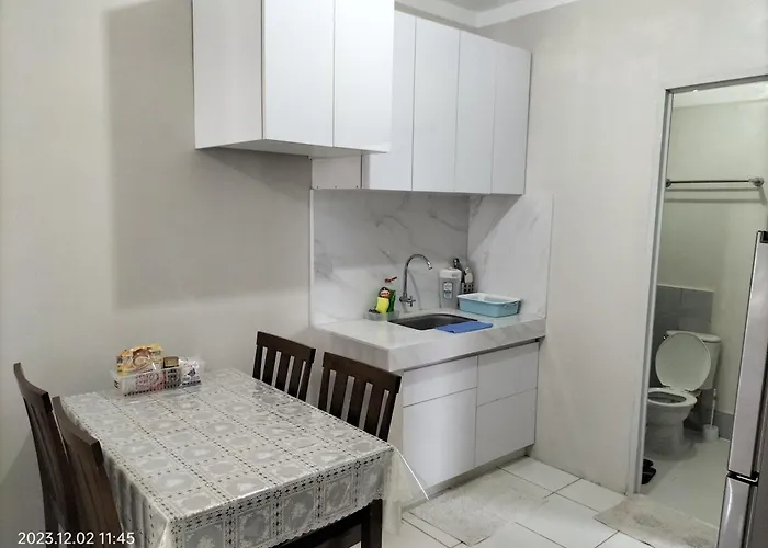 Corner House With Parking 4-10 Pax
