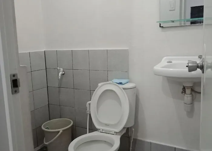 Corner House With Parking 4-10 Pax *
