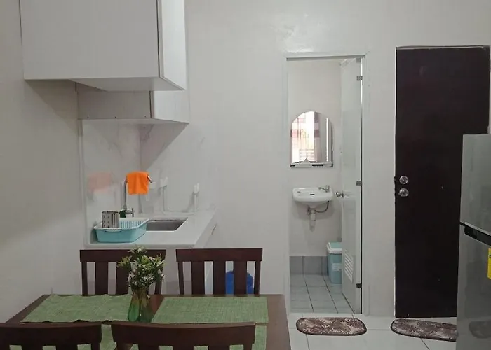 Corner House With Parking 4-10 Pax Mandaue City
