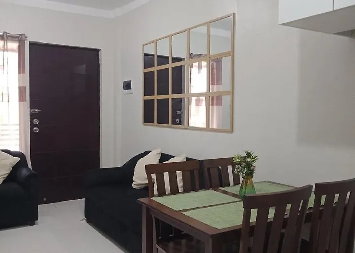 Corner House With Parking 4-10 Pax Hébergement de vacances Mandaue City